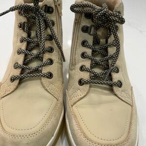 Vionic Tan Sneakers Moc-Toe Design Casual